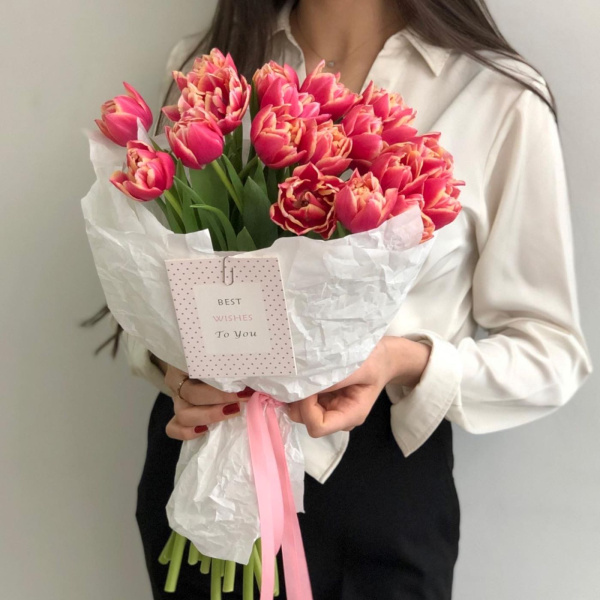 БУКЕТ ИЗ ТЮЛЬПАНОВ